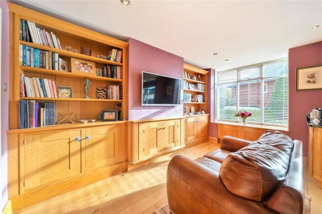 5 bed Detached for sale Image 9