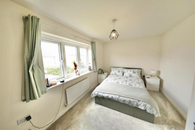3 bed Semi-Detached for sale Image 12