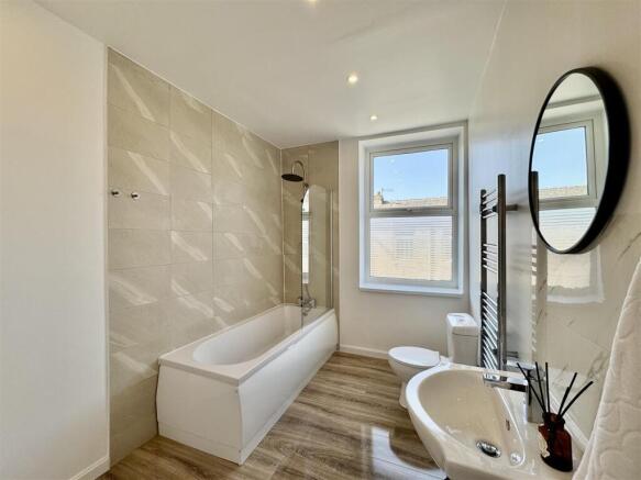 2 bed Terraced for sale Image 4
