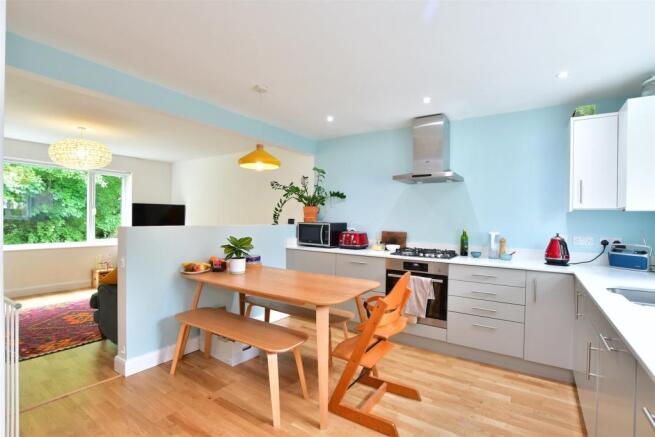 Kitchen/ Breakfast Area