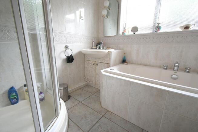 Bath/shower room
