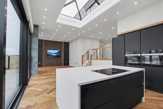 Open Plan Living/Dining Kitchen Area