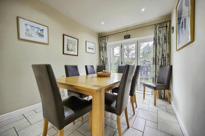 6 bed Detached for sale Image 7