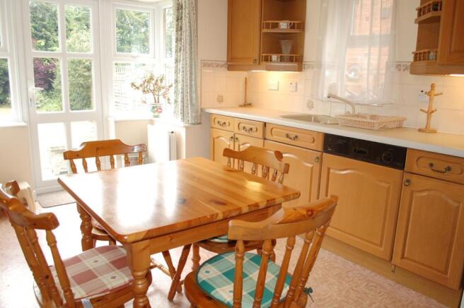 FITTED DINING KITCHE