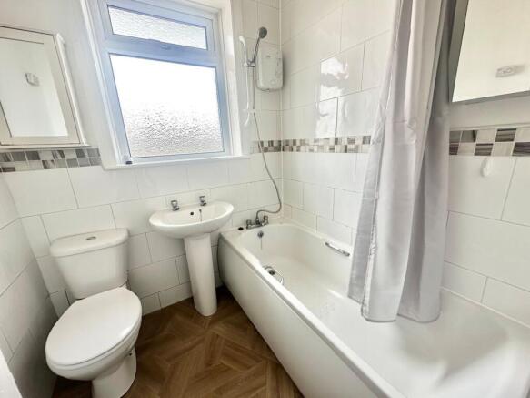 2 bed Town House to rent Image 11