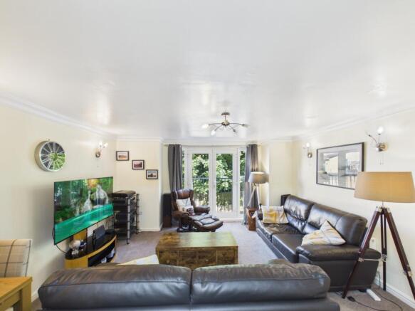 2 bed Apartment for sale Image 4