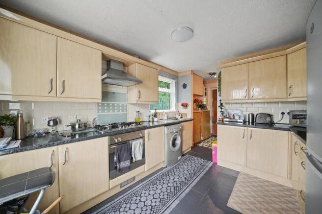 5 bed Semi-Detached for sale Image 12