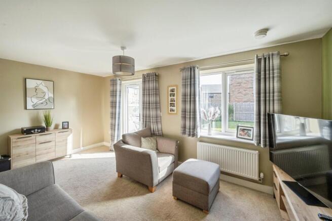 3 bed Semi-Detached for sale Image 7