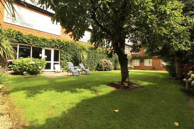 Private Gardens 
