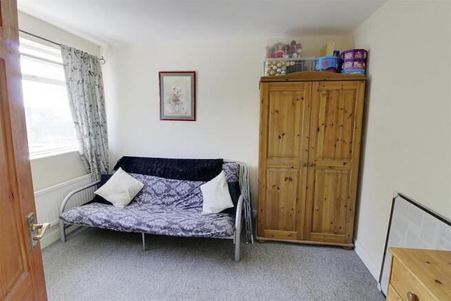bed 2.jpg