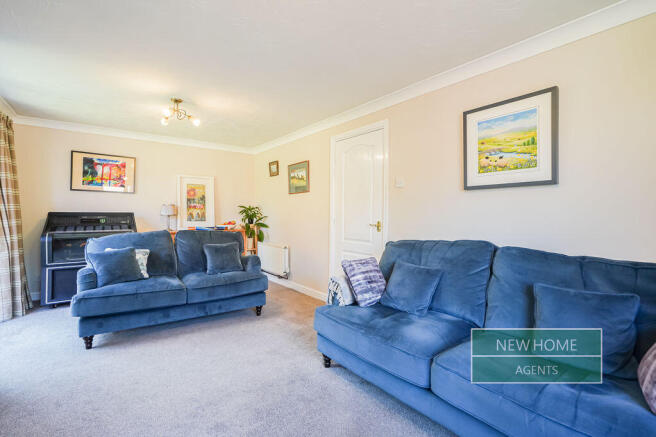 6 bed Detached for sale Image 4