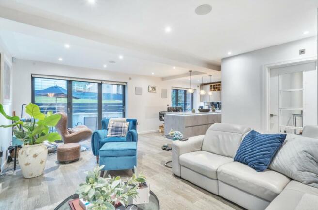 939422 (3).jpg