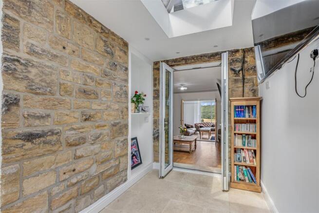 3 bed Terraced for sale Image 6