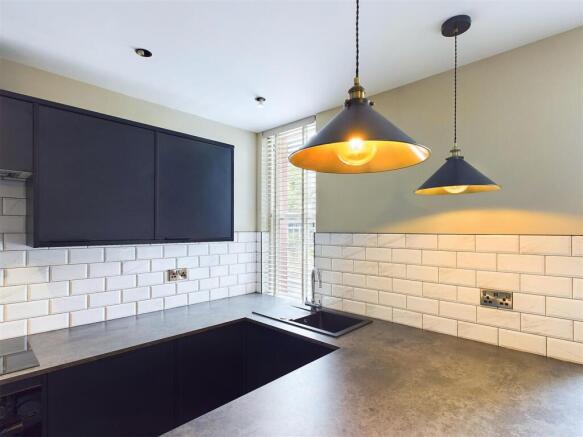 1 bed Apartment to rent Image 5