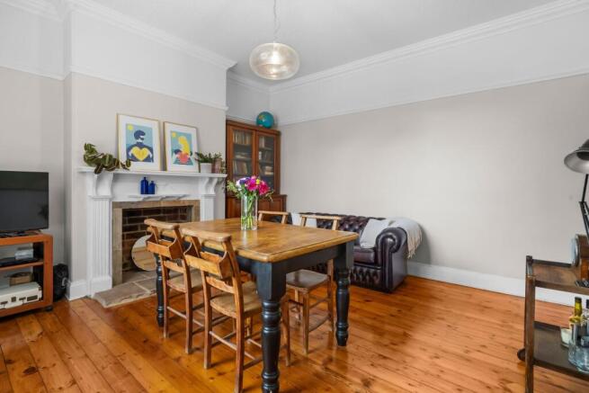 5 bed Semi-Detached for sale Image 7