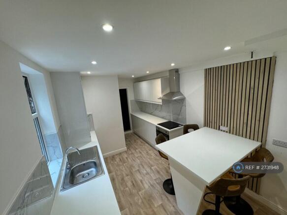 1 bed House Share to rent Image 4