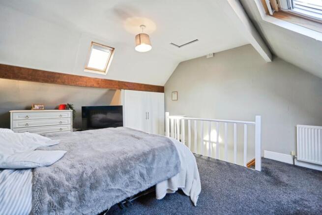 3 bed Terraced for sale Image 10