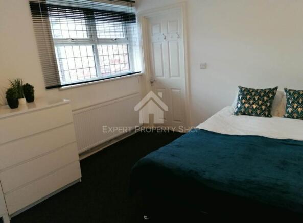 8 bed Semi-Detached for sale Image 5