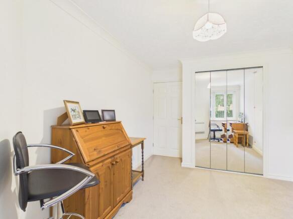 2 bed Apartment for sale Image 8