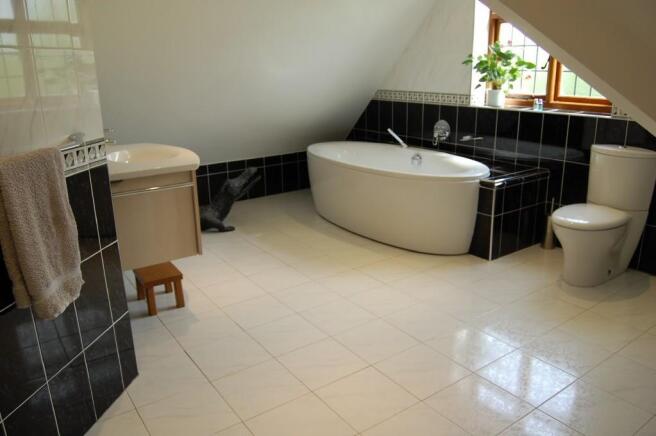 MAIN BATHROOM