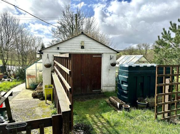 Detached Garage