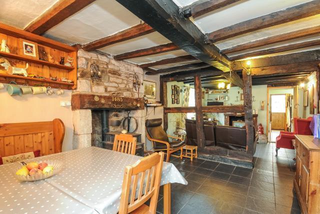 Dining area with adjoining snug