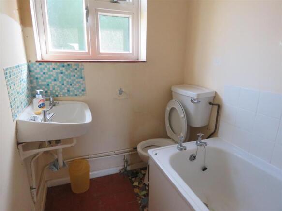 Bathroom.JPG