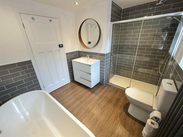 Bathroom Aspect 2.jpg