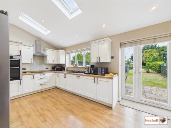 Kitchen / Breakfast Room