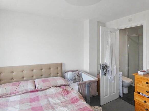 3 bed Semi-Detached for sale Image 8