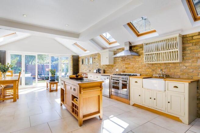 Kitchen / Dini...