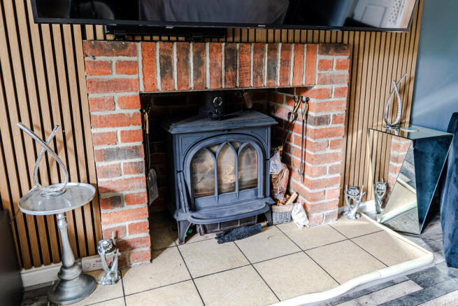 5 bed Detached for sale Image 5
