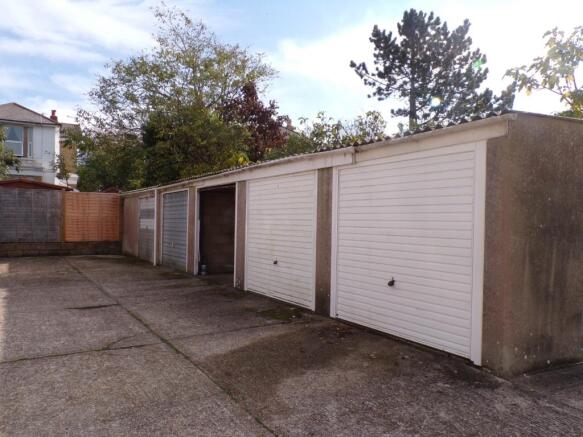 En bloc garage