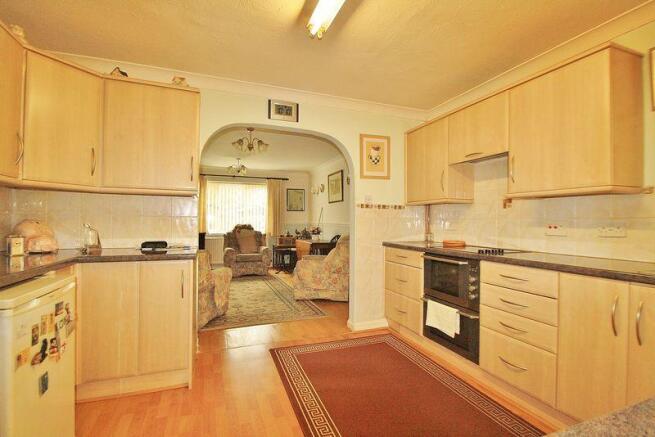 Kitchen to lounge