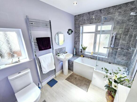 3 bed Semi-Detached for sale Image 12