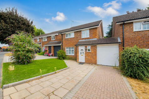 Buckingham Way, Frimley