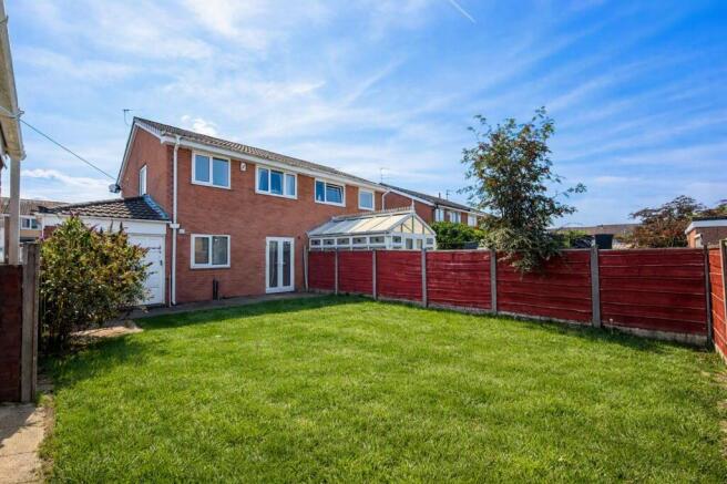 Hereford Crescent, Little Lever, Bolton, BL3 1XQ photo 4