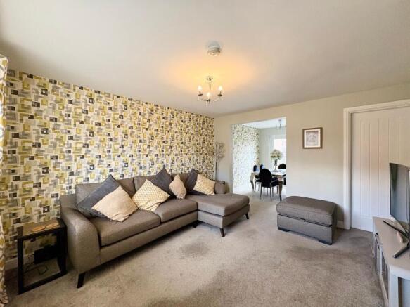 3 bed Semi-Detached for sale Image 9