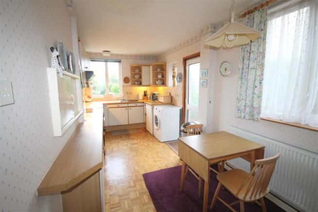Kitchen 3.JPG