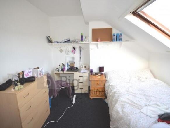6 bed Terraced to rent Image 5