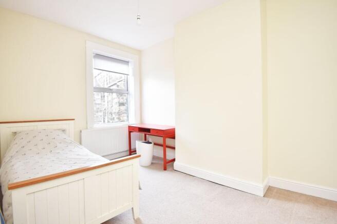 4 bed House for sale Image 11