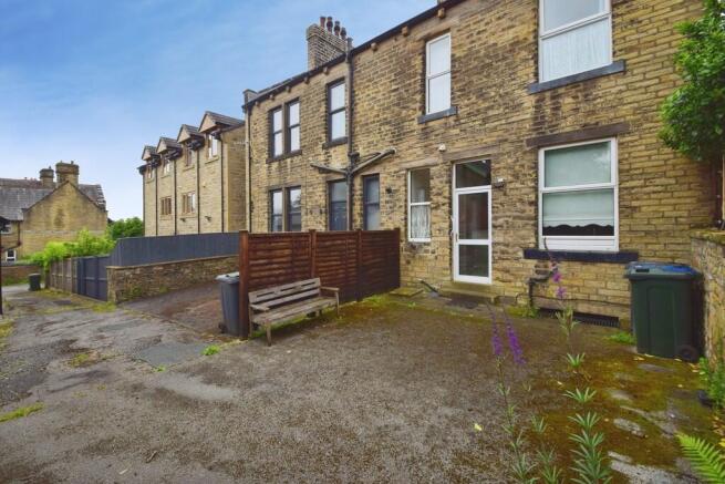 3 bed Semi-Detached for sale Image 4