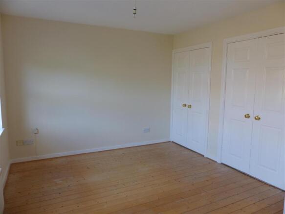 MASTER BEDROOM.JPG