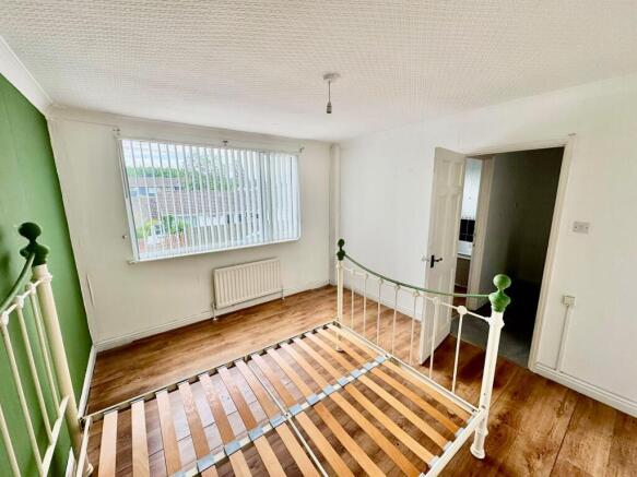 3 bed Terraced to rent Image 8
