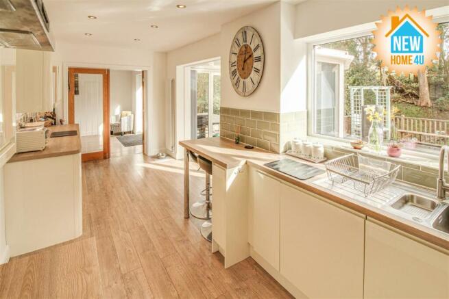 KITCHEN: