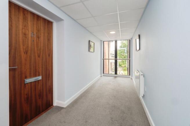 2 bed Flat for sale Image 5