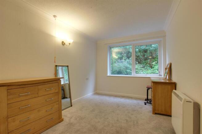 Homewillow Close, London photo 4