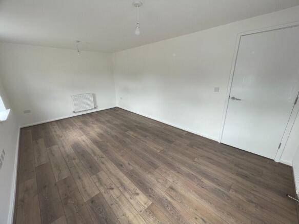 3 bed Detached to rent Image 4