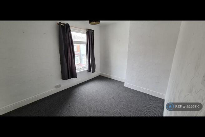 2 bed Terraced to rent Image 7
