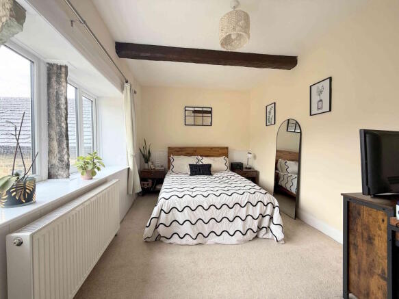 2 bed Cottage for sale Image 12